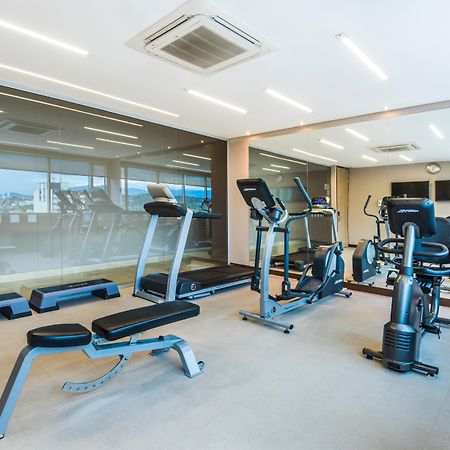 Holiday Inn Cucuta By Ihg Kültér fotó A gym in a hotel