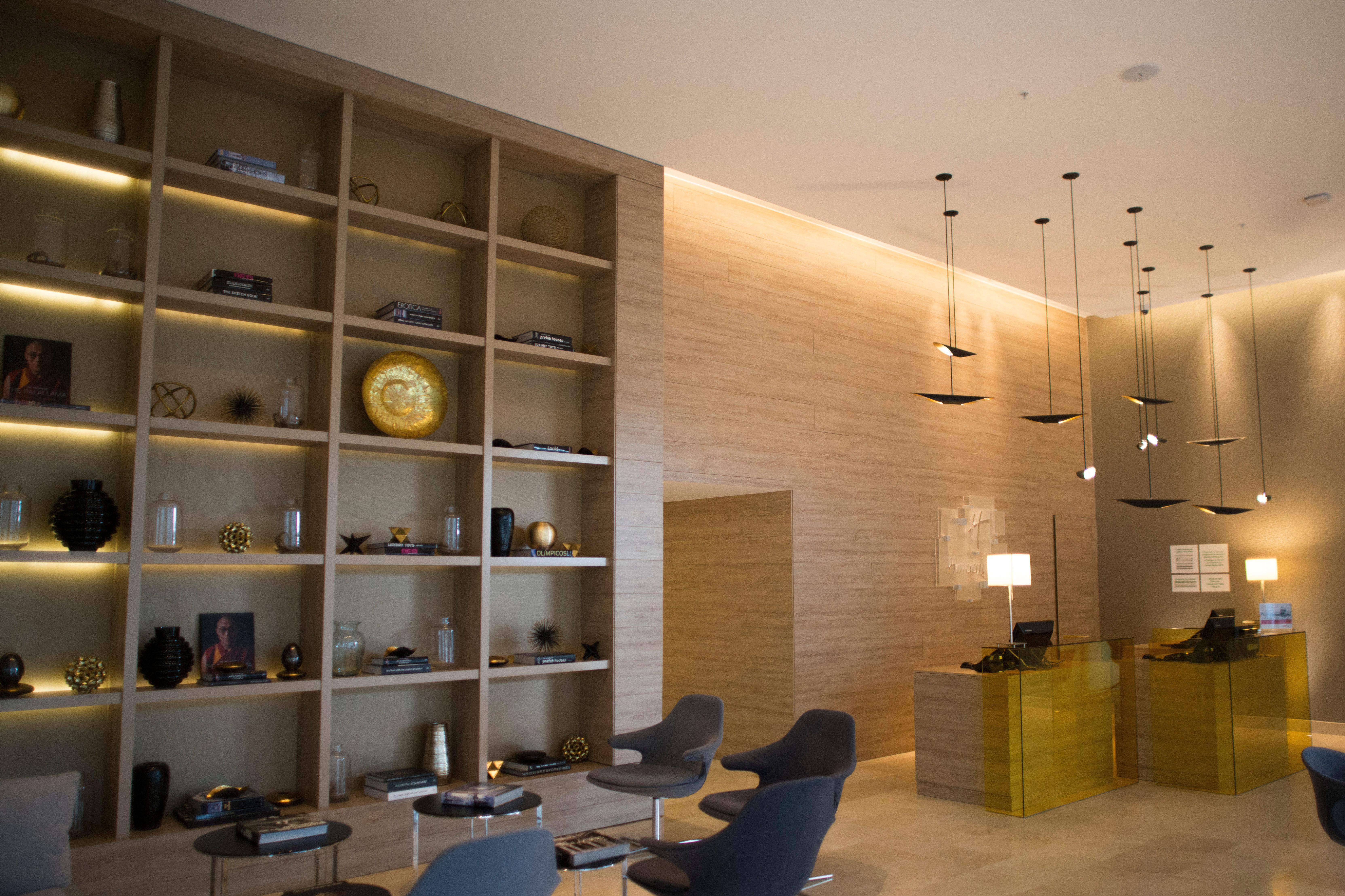 Holiday Inn Cucuta By Ihg Kültér fotó The interior of the lounge