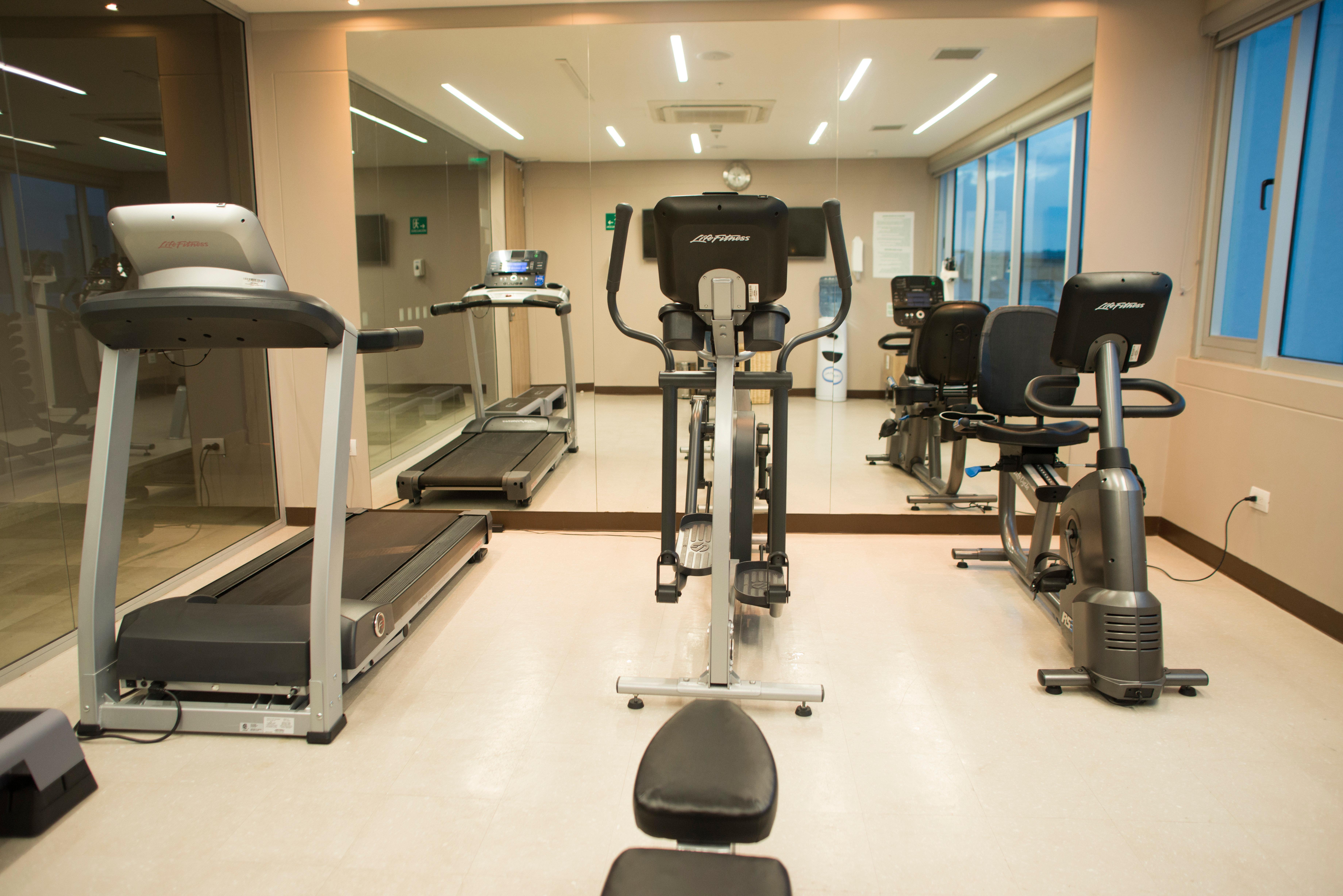 Holiday Inn Cucuta By Ihg Kültér fotó A gym