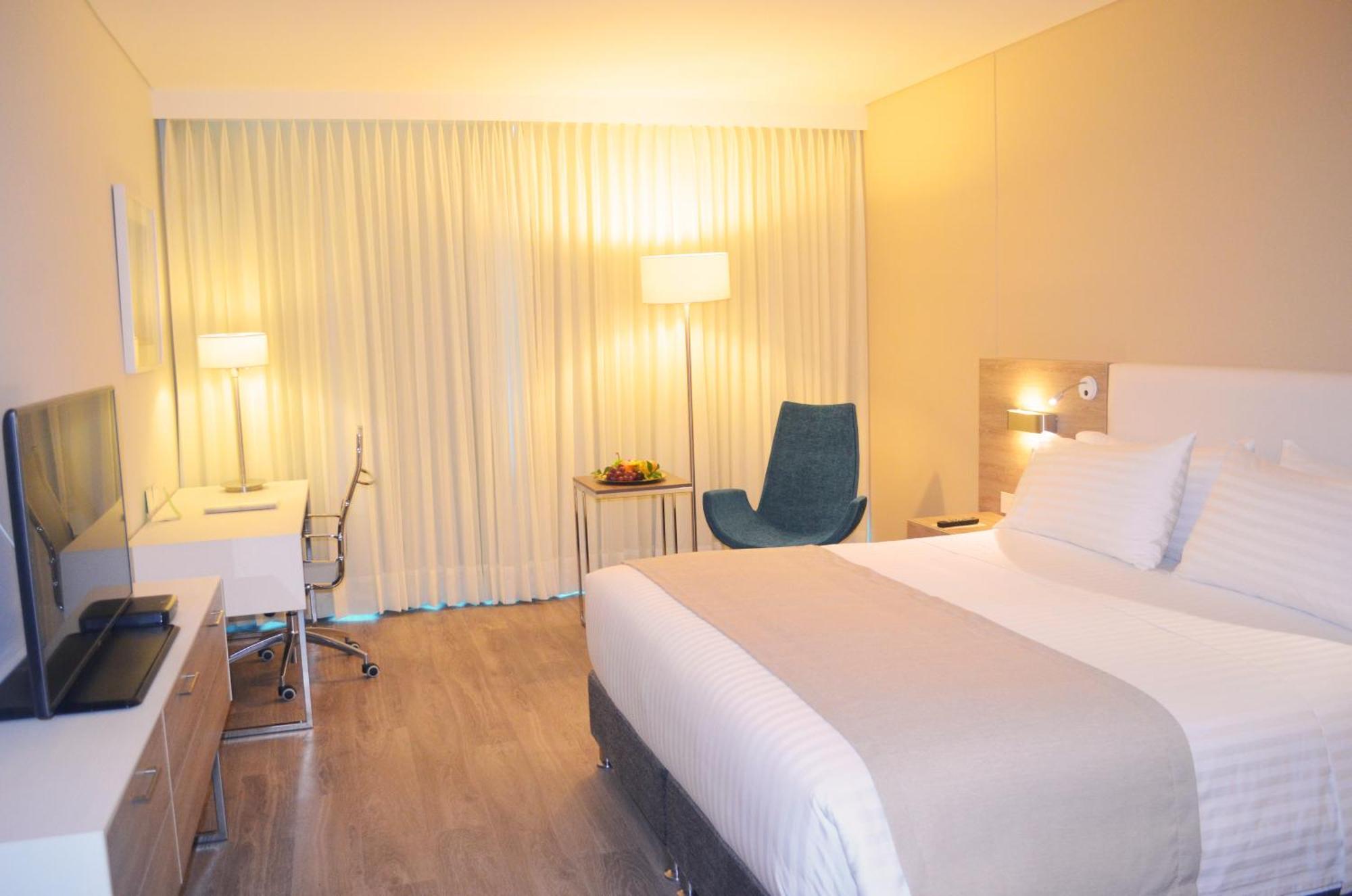 Holiday Inn Cucuta By Ihg Kültér fotó A room at the hotel