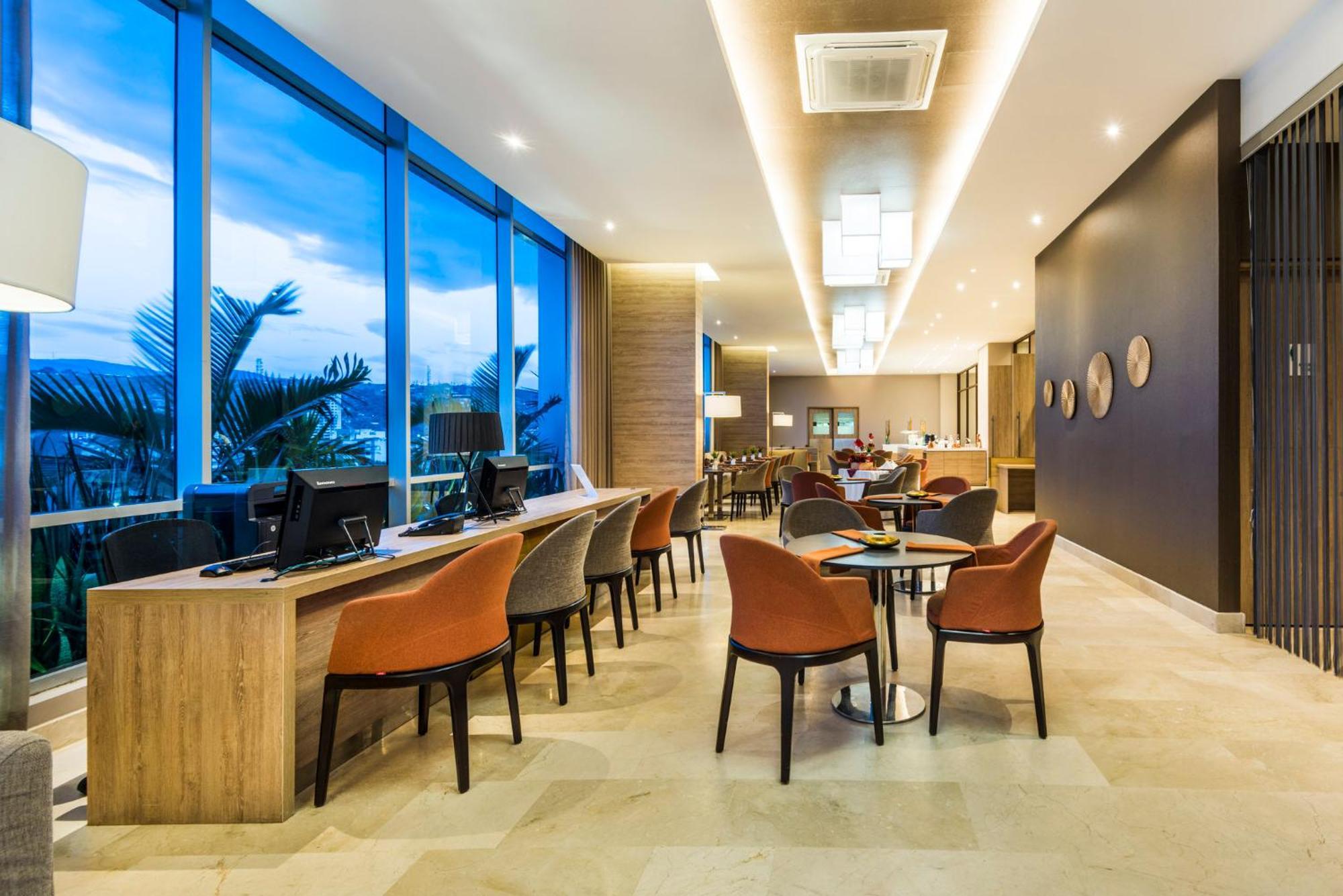 Holiday Inn Cucuta By Ihg Kültér fotó Business Center
