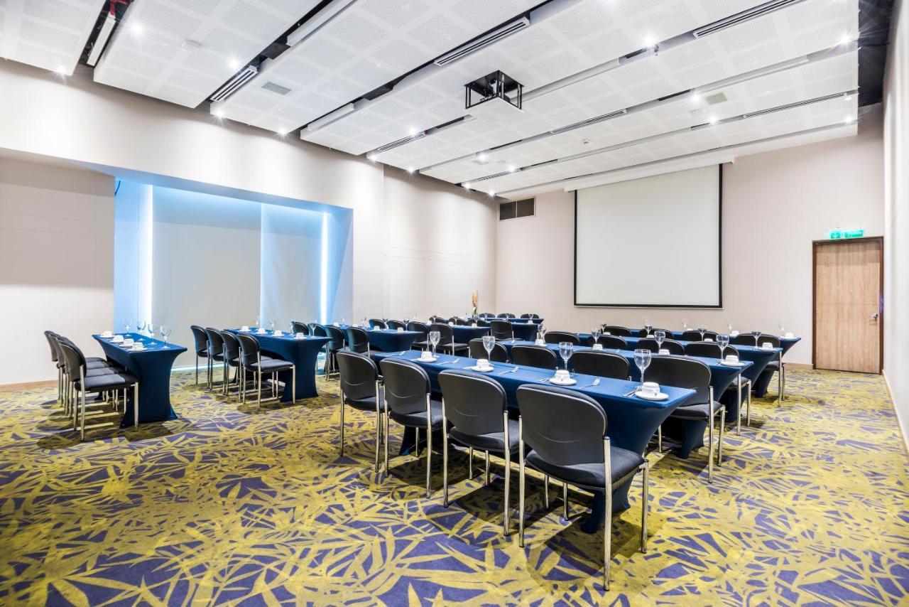 Holiday Inn Cucuta By Ihg Kültér fotó Meeting room